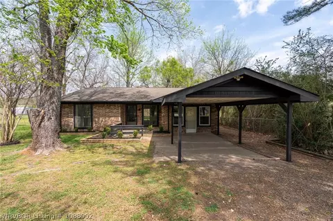 9506 Berry Ln, Hackett, AR 72937
