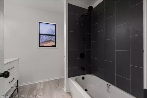 Bath - 9506 Berry Ln, Hackett, AR 72937 photo 2 of 3