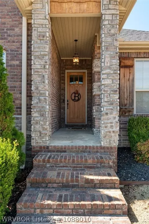 3876 Benjamin Ln, Springdale, AR 72764 photo 2