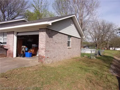 Exterior - 410 N 9th St, Ozark, AR 72949 photo 2 of 6