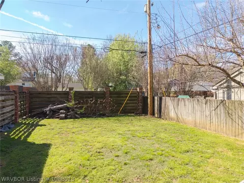 Exterior - 1414 Hendricks Blvd, Fort Smith, AR 72903 photo 8 of 12