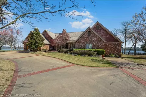 Exterior - 308 Rivercrest Dr, Fort Smith, AR 72903 photo 3 of 11