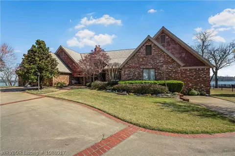 Exterior - 308 Rivercrest Dr, Fort Smith, AR 72903 photo 4 of 11