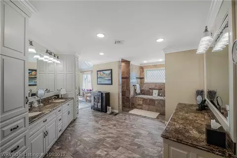 Bath - 308 Rivercrest Dr, Fort Smith, AR 72903 photo 5 of 8