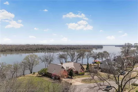 View/Area - 308 Rivercrest Dr, Fort Smith, AR 72903 photo 3 of 4