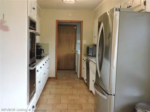 Kitchen - 3100 S 98th St, Fort Smith, AR 72903 photo 2 of 7