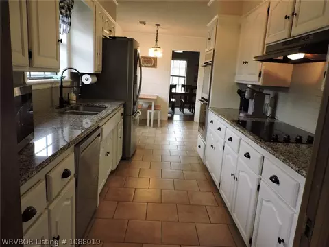 Kitchen - 3100 S 98th St, Fort Smith, AR 72903 photo 1 of 7