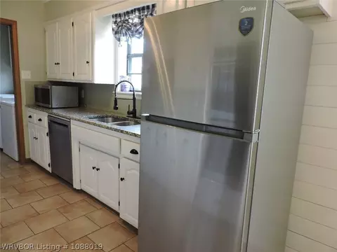 Kitchen - 3100 S 98th St, Fort Smith, AR 72903 photo 5 of 7
