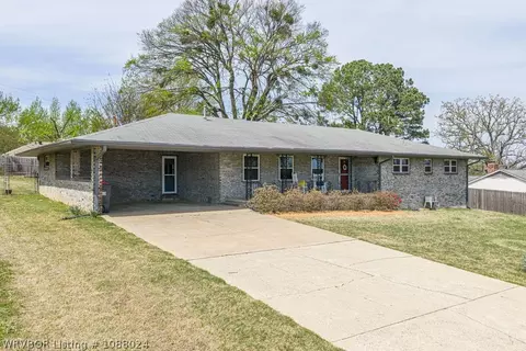 1109 Lisa Ln, Van Buren, AR 72956