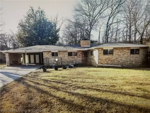 710 University St, Siloam Springs, AR 72761