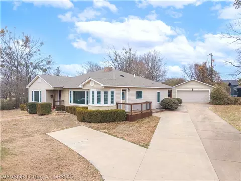 Exterior - 31 Haven Dr, Fort Smith, AR 72901 photo 2 of 5