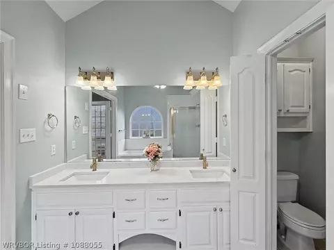 Bath - 5805 Meadow Brook Dr, Fort Smith, AR 72916 photo 1 of 4