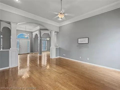 Living - 5805 Meadow Brook Dr, Fort Smith, AR 72916 photo 2 of 6