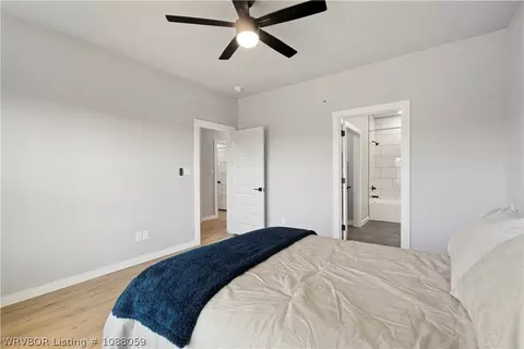 Bedroom - 9724 Bethel Rd, Hackett, AR 72937 photo 2 of 8
