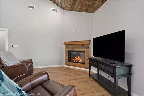 Living - 9724 Bethel Rd, Hackett, AR 72937 photo 3 of 3
