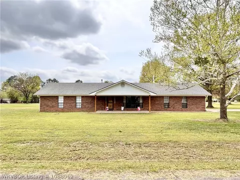 407 W 5th St, Hartford, AR 72938