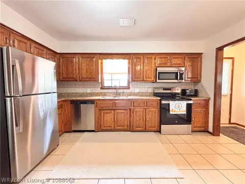 Kitchen - 407 W 5th St, Hartford, AR 72938 photo 3 of 4