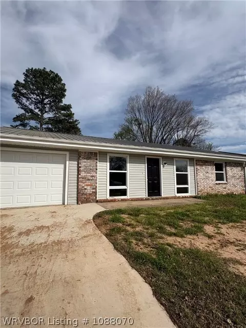 109 S 42nd St, Van Buren, AR 72956