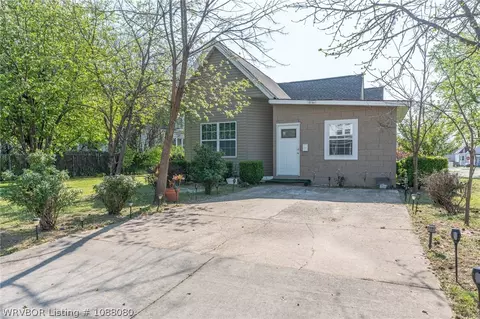 Exterior - 1100 N 14th St, Fort Smith, AR 72901 photo 2 of 8
