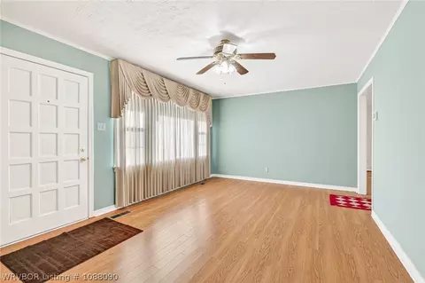 Living - 4821 31st St, Fort Smith, AR 72901 photo 2 of 7
