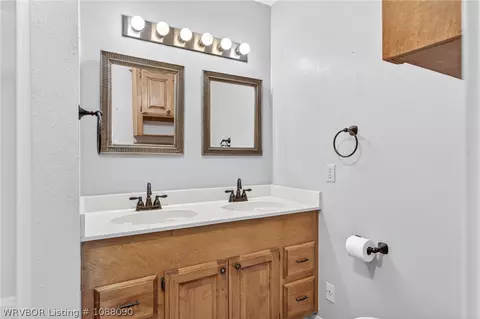Bath - 4821 31st St, Fort Smith, AR 72901 photo 2 of 4