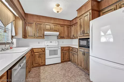 Kitchen - 4821 31st St, Fort Smith, AR 72901 photo 1 of 2