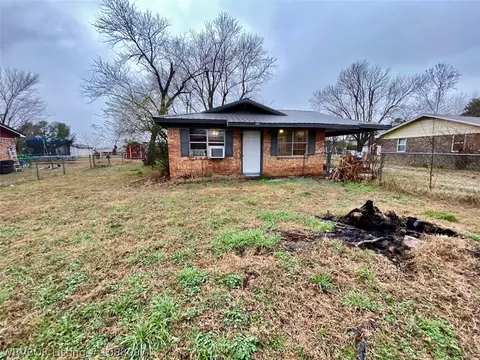 106 Joy Dr, Panama, OK 74951