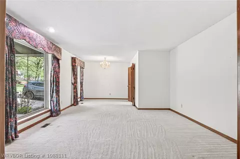 Living - 3406 Old Oaks Ln, Fort Smith, AR 72903 photo 6 of 9