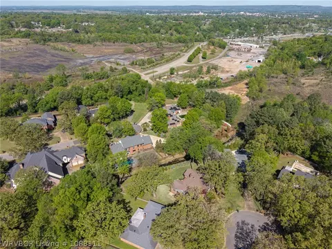 View/Area - 3406 Old Oaks Ln, Fort Smith, AR 72903 photo 6 of 6