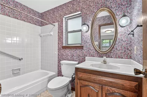 Bath - 3406 Old Oaks Ln, Fort Smith, AR 72903 photo 4 of 4
