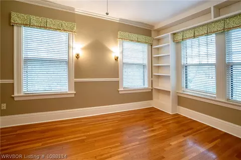 Bedroom - 1100 Adelaide Ave, Fort Smith, AR 72901 photo 2 of 8