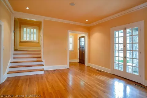 Living - 1100 Adelaide Ave, Fort Smith, AR 72901 photo 4 of 7
