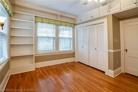 Bedroom - 1100 Adelaide Ave, Fort Smith, AR 72901 photo 3 of 8