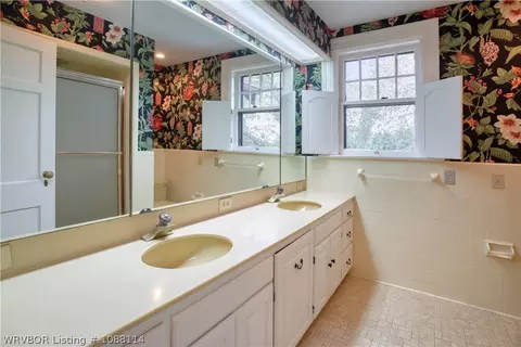 Bath - 1100 Adelaide Ave, Fort Smith, AR 72901 photo 6 of 6