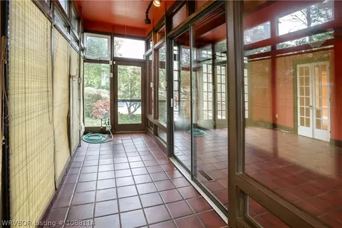 Entry Way - 1100 Adelaide Ave, Fort Smith, AR 72901 photo 1 of 2