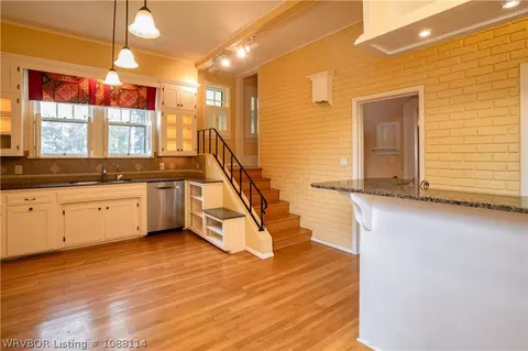 Kitchen - 1100 Adelaide Ave, Fort Smith, AR 72901 photo 3 of 6