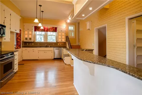 Kitchen - 1100 Adelaide Ave, Fort Smith, AR 72901 photo 1 of 6