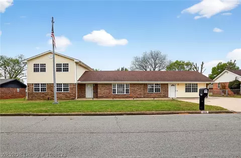 105 Dogwood Ave, Poteau, OK 74953