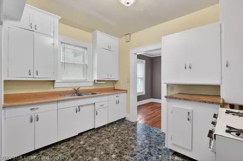 Kitchen - 635 Clifton Ct, Fort Smith, AR 72903 photo 1 of 1