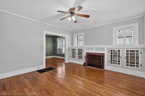 Living - 635 Clifton Ct, Fort Smith, AR 72903 photo 2 of 5