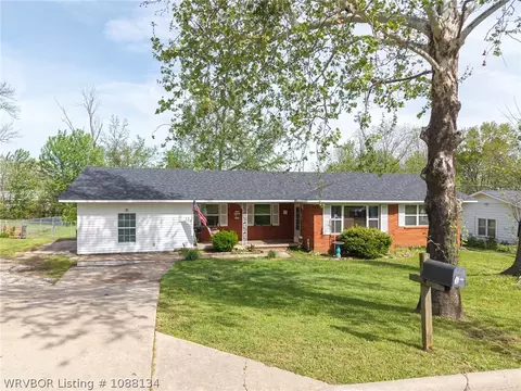 12 Mable Nell Rd, Van Buren, AR 72956
