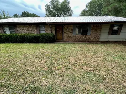 202 Joy Dr, Panama, OK 74951