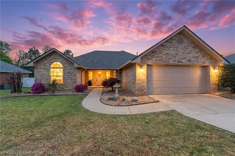 9712 E Pointe Dr, Fort Smith, AR 72903