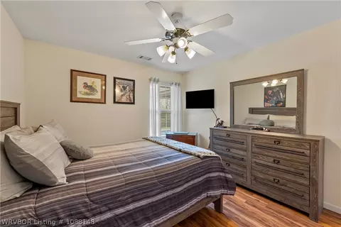 Bedroom - 9712 E Pointe Dr, Fort Smith, AR 72903 photo 4 of 5