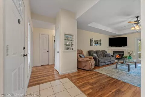 Entry Way - 9712 E Pointe Dr, Fort Smith, AR 72903 photo 3 of 5