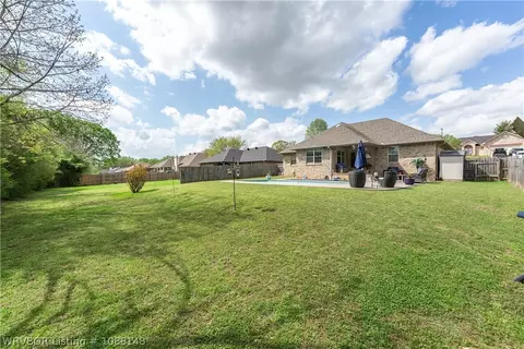Exterior - 9712 E Pointe Dr, Fort Smith, AR 72903 photo 6 of 8