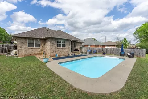 Exterior - 9712 E Pointe Dr, Fort Smith, AR 72903 photo 5 of 8