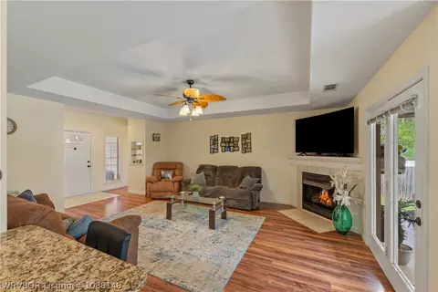 Living - 9712 E Pointe Dr, Fort Smith, AR 72903 photo 2 of 2