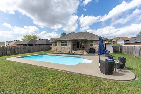 Exterior - 9712 E Pointe Dr, Fort Smith, AR 72903 photo 4 of 8