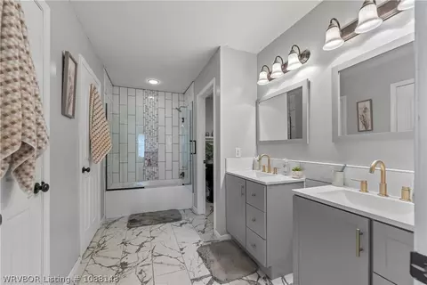 Bath - 9712 E Pointe Dr, Fort Smith, AR 72903 photo 1 of 5